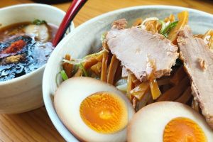 香川高松で味わう絶品ラーメン:地元民が教える最強ラーメン店10選 57 香川高松で味わう絶品ラーメン:地元民が教える最強ラーメン店10選