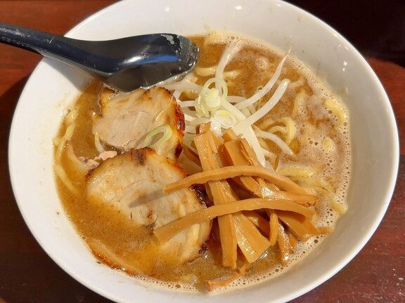 麺や 恵みの一杯 1 e9babae38284 e681b5e381bfe381aee4b880e69daf